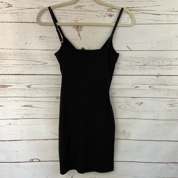 Elegant Black Lace-Up Dress - Picture 6 of 8